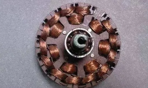 Typicam applicationem aquarum secundum insulating pingere